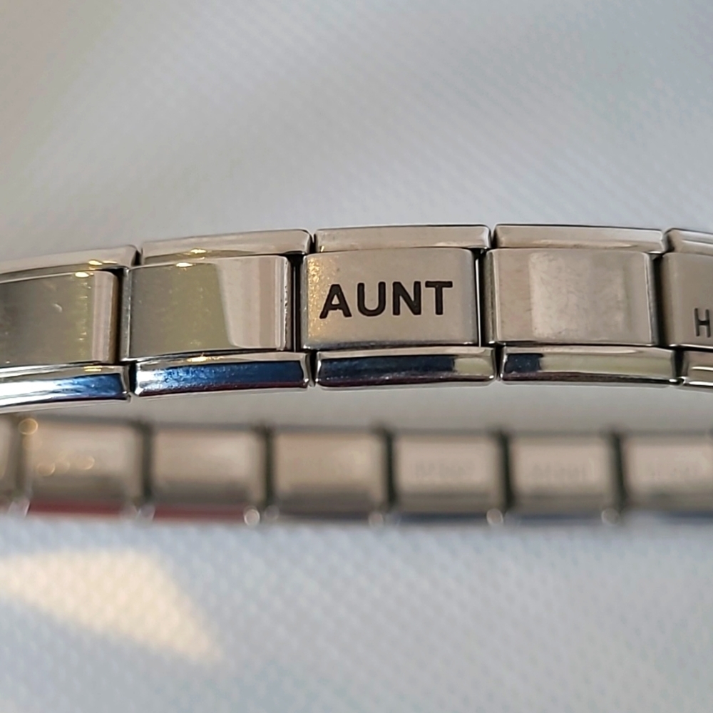 Vintage Italian Uberry charm bracelet with 7 B'linq charm adjustable 9" length